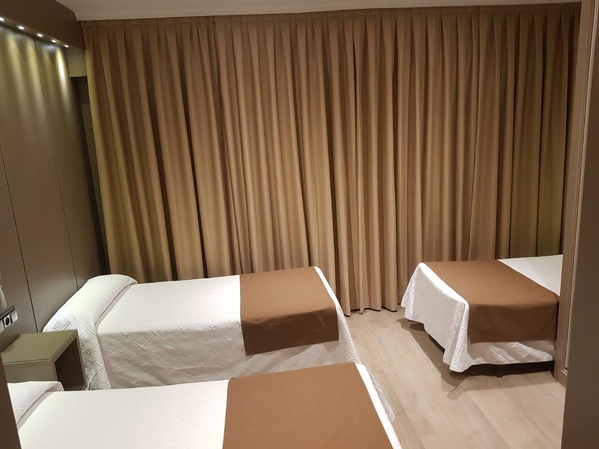 Hostal Colon Getafe Bagian luar foto