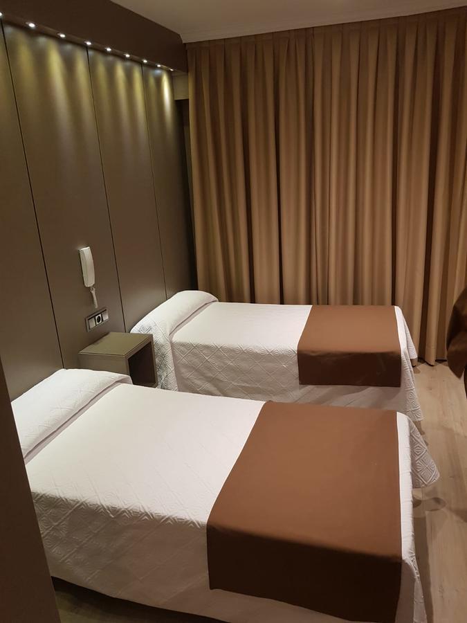 Hostal Colon Getafe Bagian luar foto