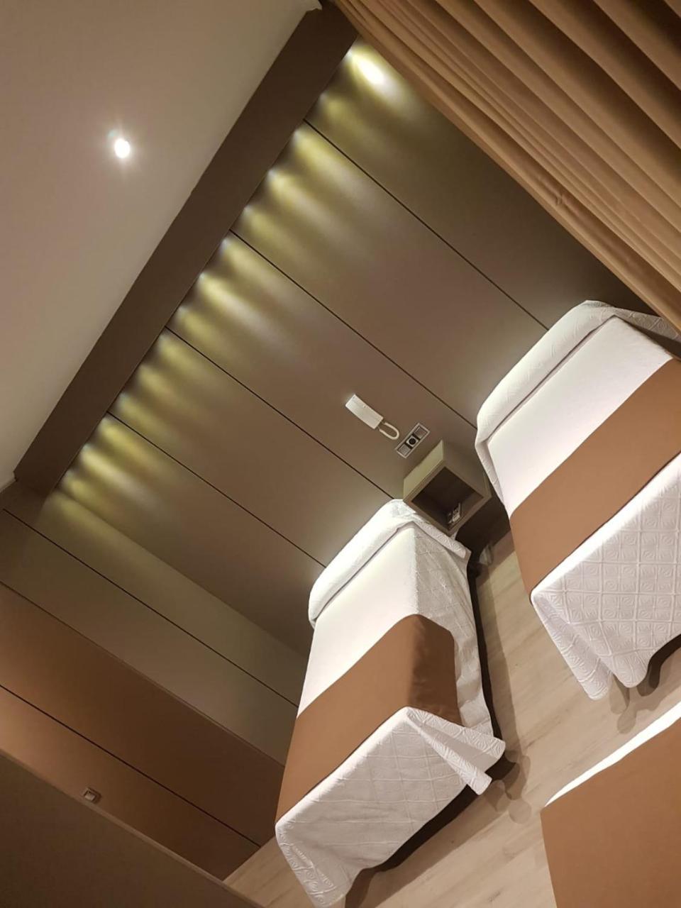 Hostal Colon Getafe Bagian luar foto